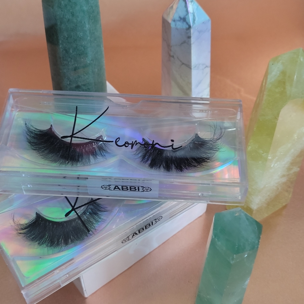 Lashes - Picture 2 of 2